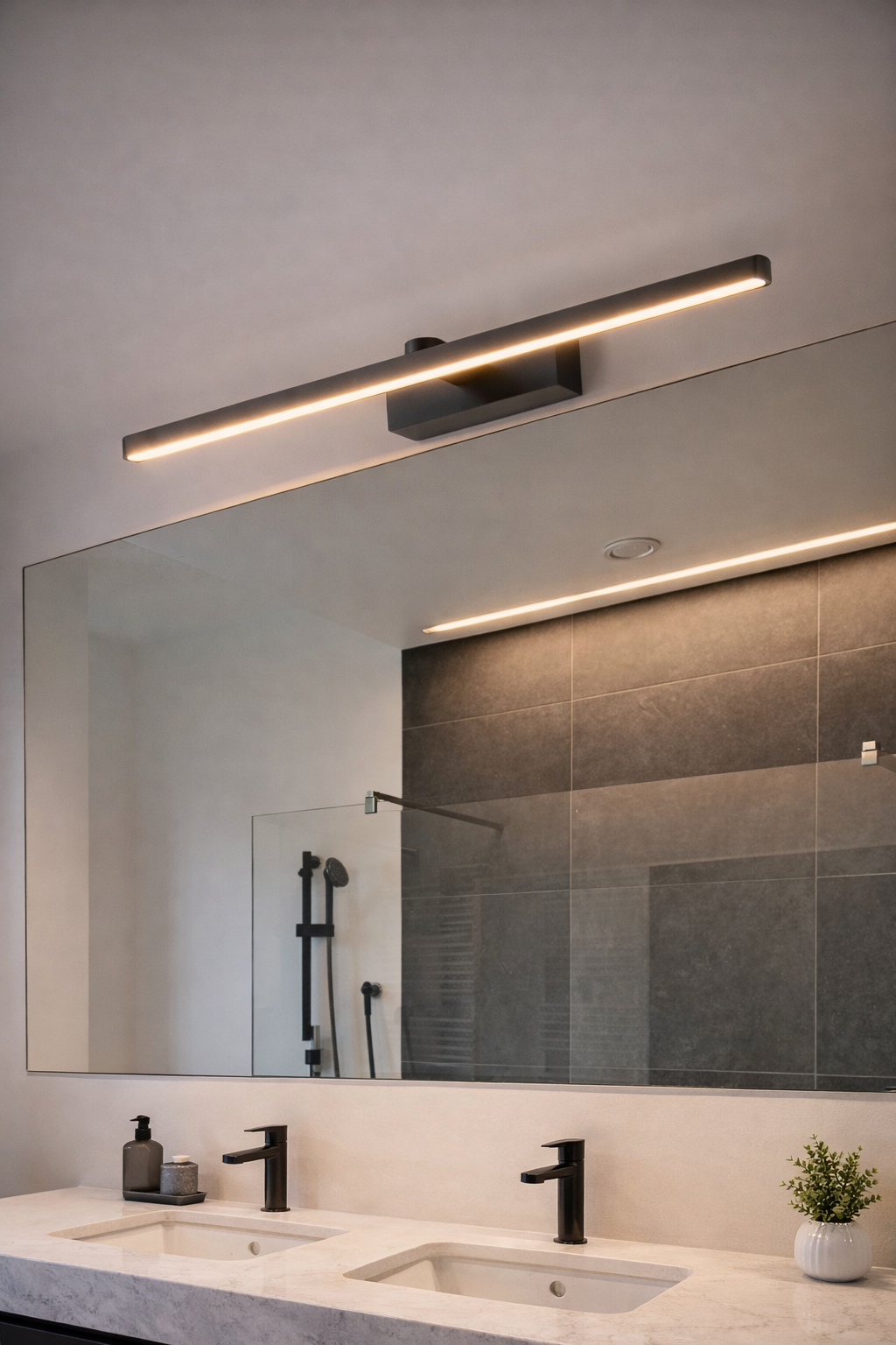 Lampa LED nad lustro – nowoczesny kinkiet łazienkowy